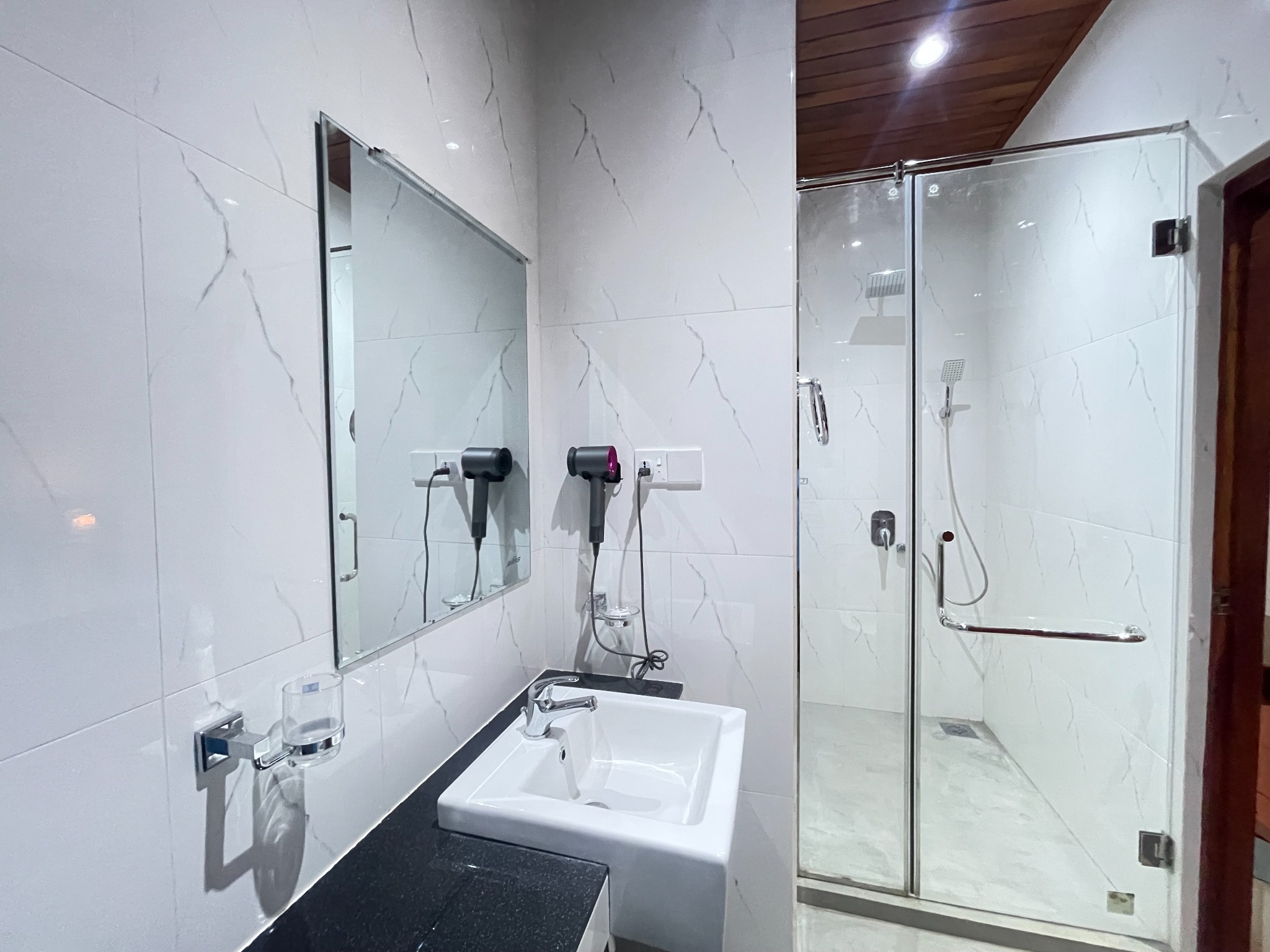 Modern Private Bathroom
